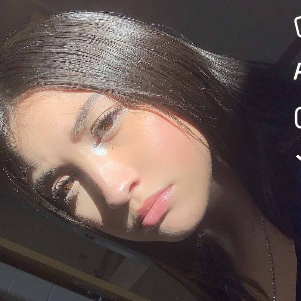 Meet your Posher, Alondra